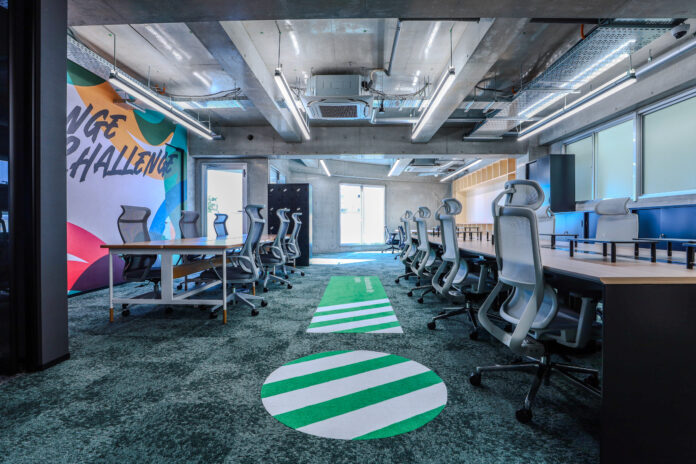 「アート×空間デザイン」若手人材採用・育成の新時代オフィスが神戸市西区に誕生！ハイテクノが組織拡充で本社を移転のメイン画像