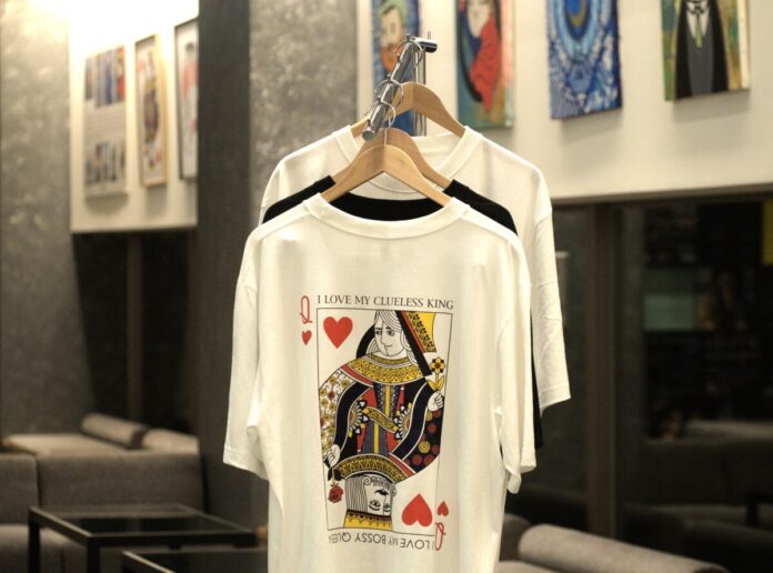 OLYMPUS DIGITAL CAMERA ホテルで出会うアートを、日常へ KOZOオリジナルTシャツ期間限定にて販売中のメイン画像