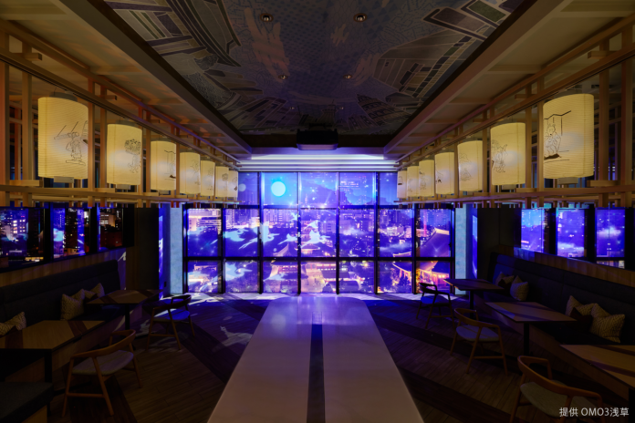 夜景を彩る窓プロジェクションマッピングの上映がスタート！OMO3浅草 by 星野リゾートにて【C&】デジタルアート制作会社のメイン画像