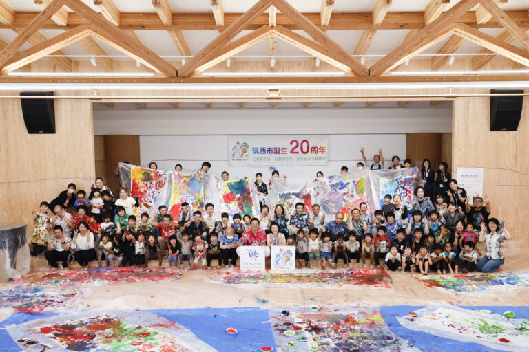 社会福祉法人征峯会×筑西市誕生20周年記念事業 第2弾｜地域の子ども達と知的障がい者が共同で絵を描き3×7mの巨大アートパネル制作のメイン画像