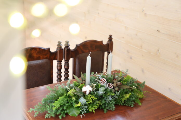 【広島／世羅】 クリスマスのテーブルコーディネートに　クリスマスツリーやセンターピースを作ろう《森と花の絵本ミュージアムGardenLei》でワークショップ開催のメイン画像