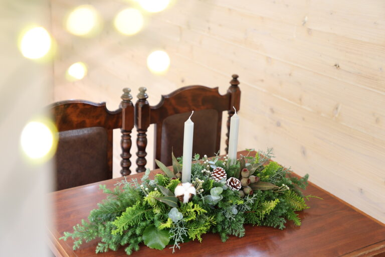 【広島／世羅】 クリスマスのテーブルコーディネートに　クリスマスツリーやセンターピースを作ろう《森と花の絵本ミュージアムGardenLei》でワークショップ開催のメイン画像