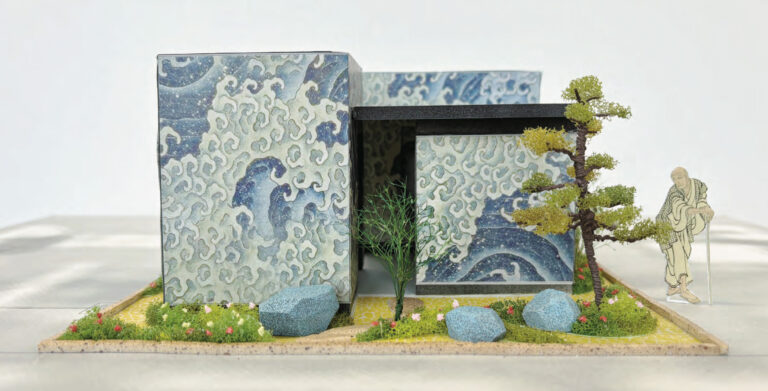 【北斎館】北斎のまち 小布施へのゲートウェイ、北斎晩年の代表作「怒濤図 男浪」を用いた北斎館東町駐車場トイレ・ランドスケープが完成！のメイン画像