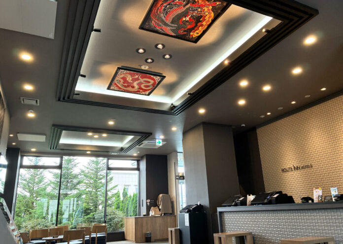 116693_42_main 【北斎館50周年】訪日観光客に大人気!ホテルルートインGrand、ロビーに北斎の作品を楽しめる北斎ギャラリーがOPEN。のメイン画像