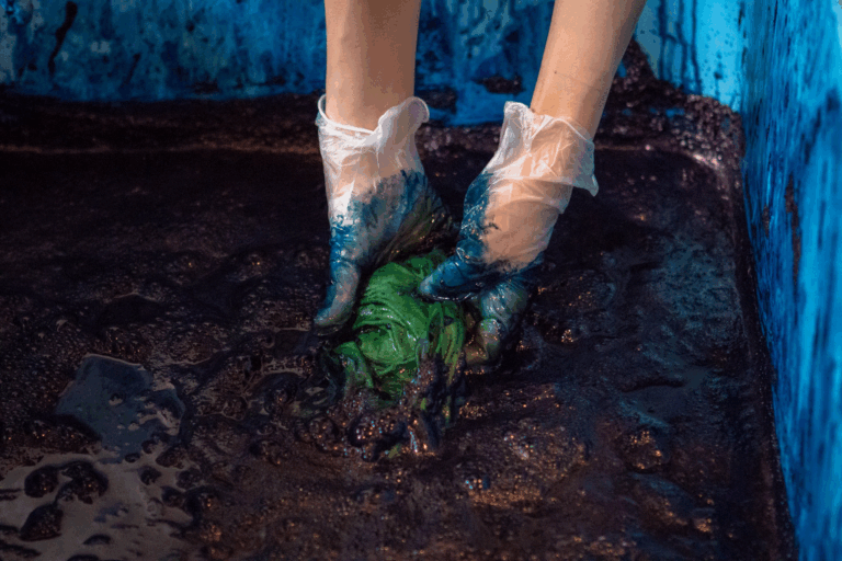 【KEIRIN HOTEL 10】伝統を染め、未来へつなぐ。藍で体験する“岡山のものづくり”倉敷発デニムブランド「ITONAMI」と連携し、地域資源とサステナブルをテーマに藍染イベントを開催のメイン画像