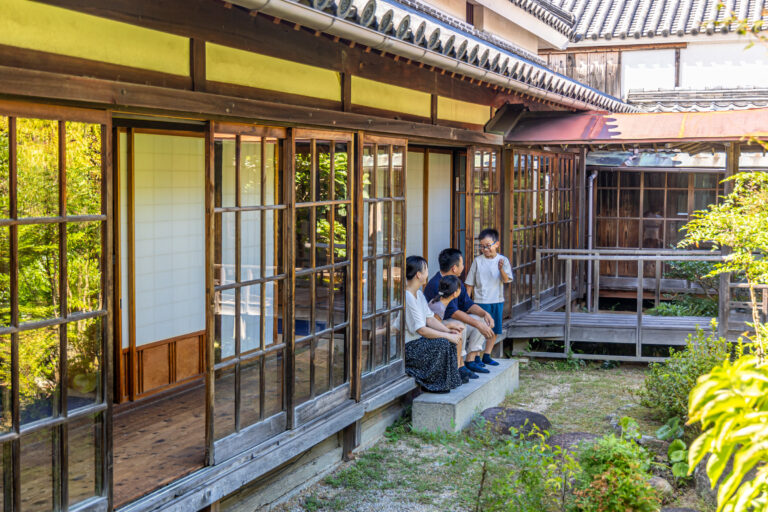 【瀬戸内国際芸術祭2025公式ツアー】夏会期・初開催の志度・津田・引田コースも出発！インバウンド向け英語ガイドツアーものメイン画像