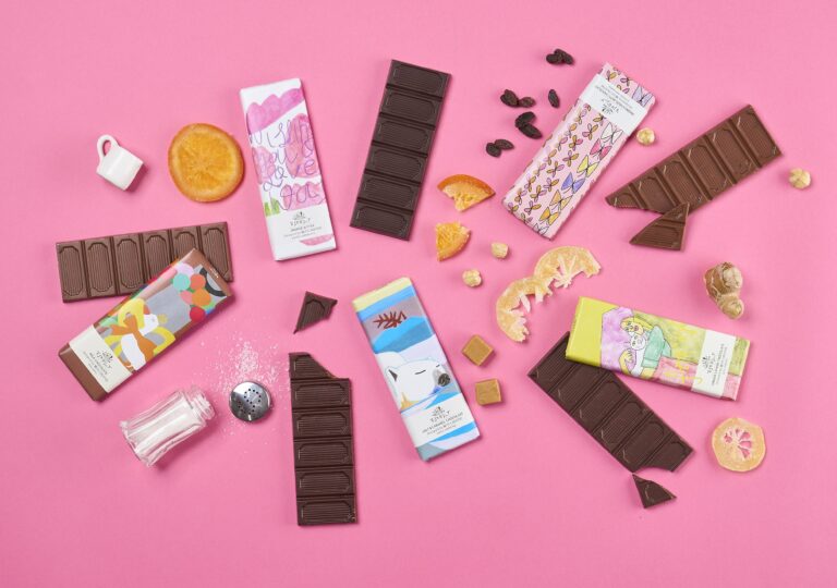 ポップで目を惹く障害者アートを起用して人気シリーズに！【第３世界ショップ×嬉々‼CREATIVE】フェアトレードチョコレート＆コーヒーの「Artisanシリーズ」、今季も10月17日より全国発売！！のメイン画像