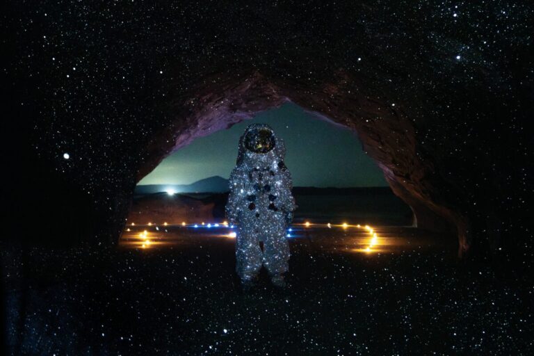【種子島宇宙芸術祭2026】チケット販売開始！宇宙に最も近い島・種子島の雄大な自然を舞台に多彩なジャンルの宇宙芸術を展開。自然が生み出した海蝕洞窟では幻想的なプラネタリウムも開催。のメイン画像