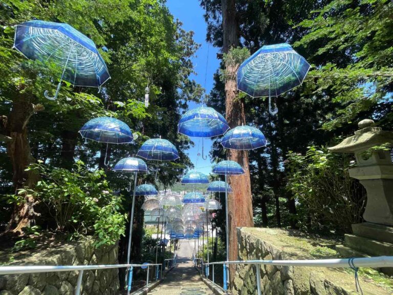 「これはめんこい」青森など全国23施設で“津軽びいどろ傘”のアンブレラスカイや無料貸し出しがスタート　【 #津軽びいどろ傘フォトコン 】のメイン画像