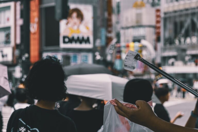 1000ドル(約15万円)の路上のゴミ。あなたは買いますか？アートブランド「nequam（ネクアム）」から、渋谷の廃材やゴミを用いた1000ドルのアートピースが販売。のメイン画像