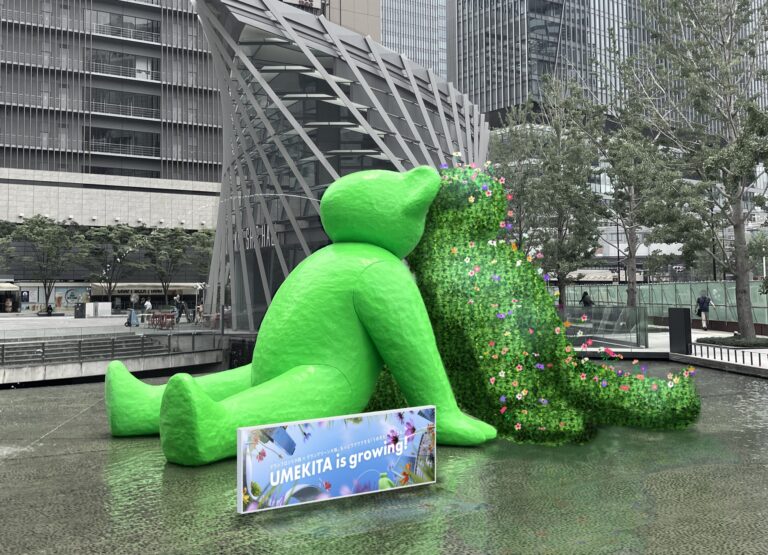 うめきたエリアの進化を「テッド・イベール」もお祝い！ 「テッド・イベール」特別装飾 ~UMEKITA is growing!~のメイン画像