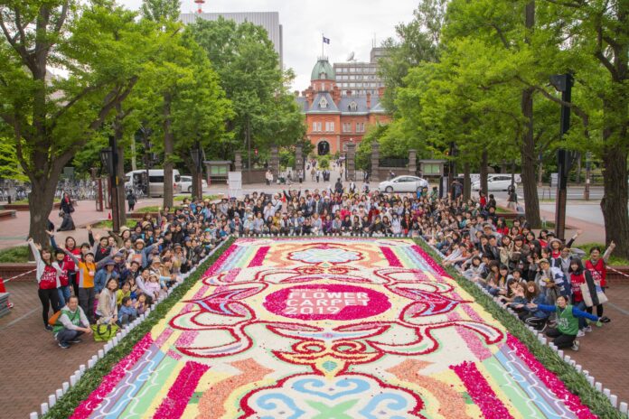 サッポロフラワーカーペット2025、札幌市北３条広場ほか市内全5会場で6/27(金)〜29(日)開催！のメイン画像