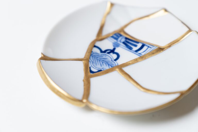 株式会社CACLが東京・新宿にあるAWASE galleryとの共催企画展示「We Are All Fragments -私たちは、みんなカケラだ- 」を開催のメイン画像