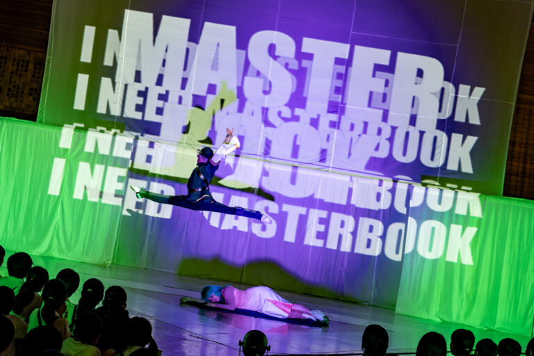 まもなく開幕！　英語学習とデジタルアートが融合した参加型新感覚ミュージカル『マグナとふしぎの少女』　創造力と表現力を育てるWSも同日開催のメイン画像