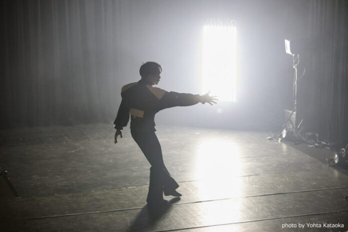 ダンス公演と音楽ライブの「ボーダー」を取り払う　A.P.I.新作パフォーマンス『decr.』　1月14日（水）チケット発売開始のメイン画像