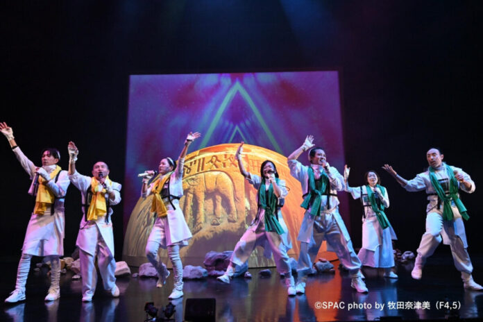 いよいよ開幕！　AIを台本作成に活用した新作舞台『ガリレオ～ENDLESS TURN～』　注目の演出家・多田淳之介がブレヒトの傑作戯曲をもとにSPACの俳優20名と描き出す群集劇のメイン画像