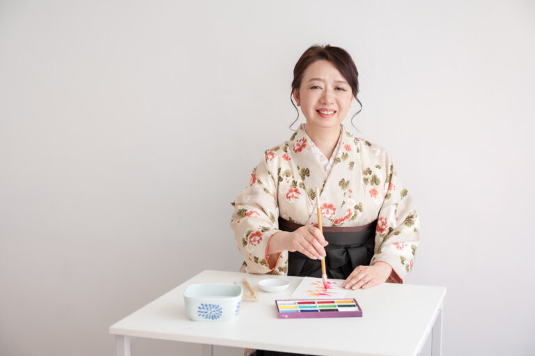 銀座駅に彩り文字が登場！梅雨空に咲く、心ほどける手書きアートのメイン画像