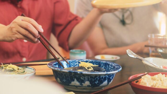 「我が家の味」から「地元の味」を考える―アーティスト永田康祐が横浜・象の鼻テラスで展覧会「庭とキッチン」を開催のメイン画像