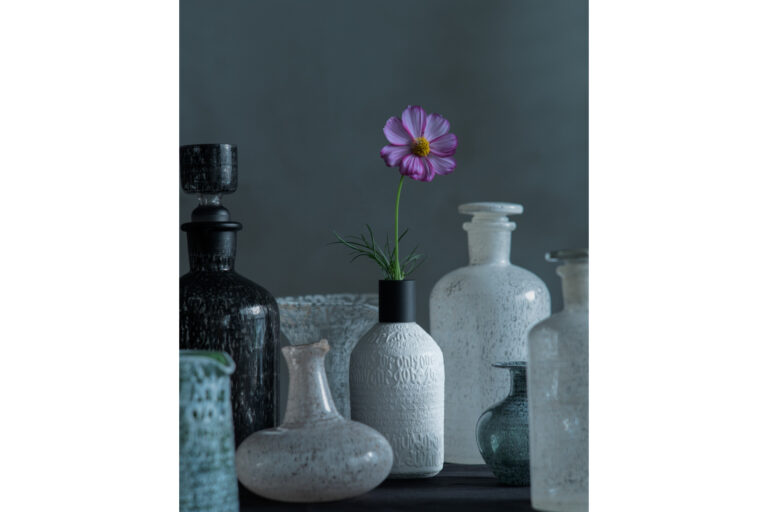 OSAJIブランドディレクター茂田正和からの声掛けにより始動した、詩人・音楽家 山崎円城氏の作品展「言葉のうつわ」が、9月4日より大阪で開催。のメイン画像