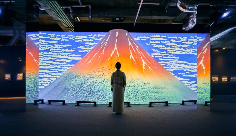 巨大な富士山が登場！「動き出す浮世絵展 TOKYO」寺田倉庫 G1ビルで開幕！のメイン画像