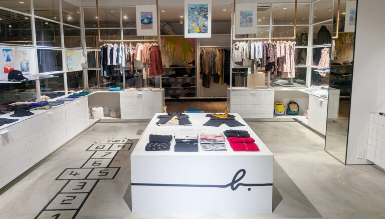 アニエスベーと共催したポスターコンクールの受賞作品展を開催中のメイン画像