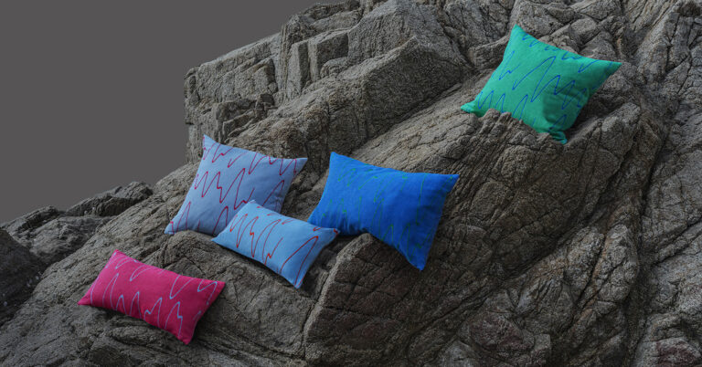 【京都】播州織や備後デニムなど“日本の伝統的な産地”で生まれたファブリックプロダクトを展開する『PHAPHIC』が、初の展示発表会を1月25日から開催。京都在住の写真家・ 吉川幸宏氏の写真展示ものメイン画像