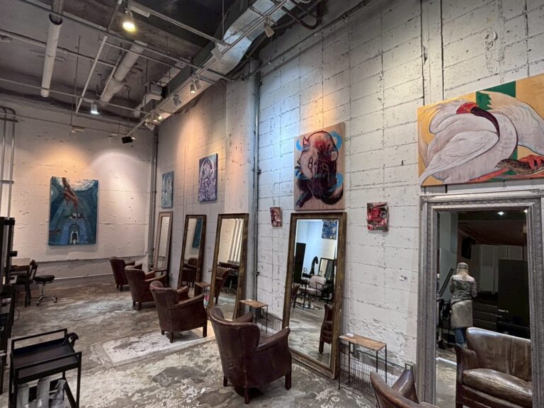 小さな美術館×NORA HAIR SALON、東京藝大・武蔵美・多摩美の学生18名による「生き物・自然」テーマのアート展を開催のメイン画像