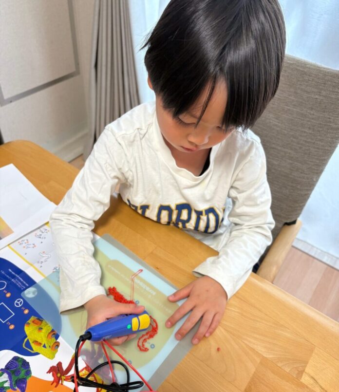 162640_4_main 3Dペンで生まれた“できた!”を見せ合う参加の芽が見え始めるのメイン画像