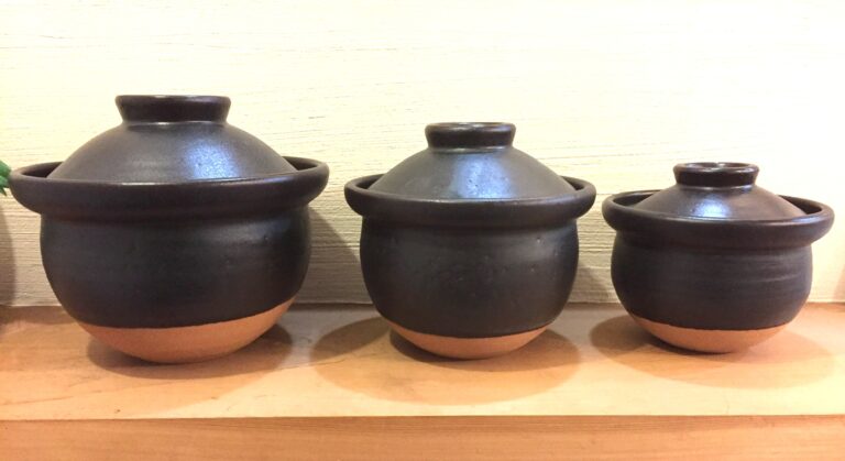 職人が手作業で生み出す信楽焼の新しい息吹　親子二代で受け継ぐ技術で火加減いらずのごはん釜を完成。初心者でも簡単にお家のごはんが料亭の味に。のメイン画像