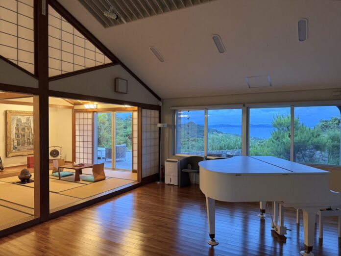 斎場御嶽のほとりに南城美術館の新たな章を始動 「ARTVILLA 橘邸」美術館の現代的使命を再定義するのメイン画像