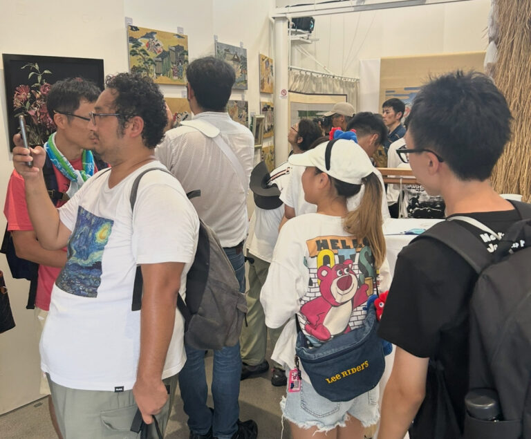 【大阪・関西万博2025に出展】京の伝統、西陣織がアートで万博へ　アメコミ風デザインの西陣織も披露のメイン画像