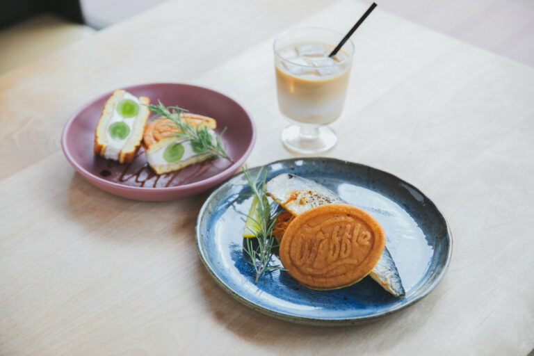 岡山県立美術館「平子雄一展 ORIGIN」開催記念｜岡山の老舗洋菓子店「白十字」、カフェ「QINOCO RSK」との特別コラボメニューを販売のメイン画像