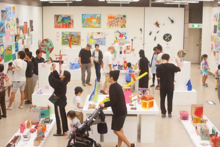 不登校や発達特性のある子の居場所にも | アトリエ教室"ビジョンズパレット"東京・目黒 らしさ育む“探究型アート”約７００点の展覧会のメイン画像