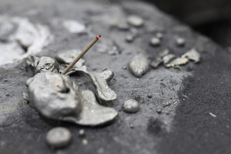 東京香堂とコラボレーションし、鋳物の廃材を原料にしたお香＜incense 鋳造＞を発売します。のメイン画像