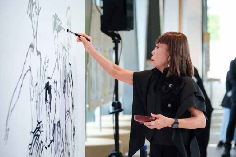 本日から東京都現代美術館で開幕！「(UN)KNOWN HIROKO KOSHINO -新説／真説 コシノヒロコ-」展のメイン画像