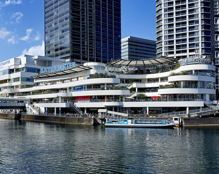 横浜ベイクォーター×神奈川大学×㈱メイビス連携の参加型ウォールアートイベントを2024年8月17日（土）18日（日）開催のメイン画像