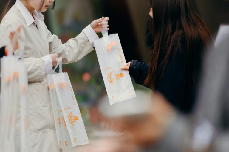 今春全館開業の『原宿クエスト』にて10,000本の花の挨拶で 原宿の次のカルチャー動線をひらく都市体験を展開のメイン画像