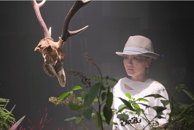 「花はもっと、自由でいい。」フラワーアーティストTAKAI YOSHIKO×舞台監督・新倉アレックスヴォーレン大助、初のオンラインストア「FLOR LIBRE」PVを公開のサブ画像2