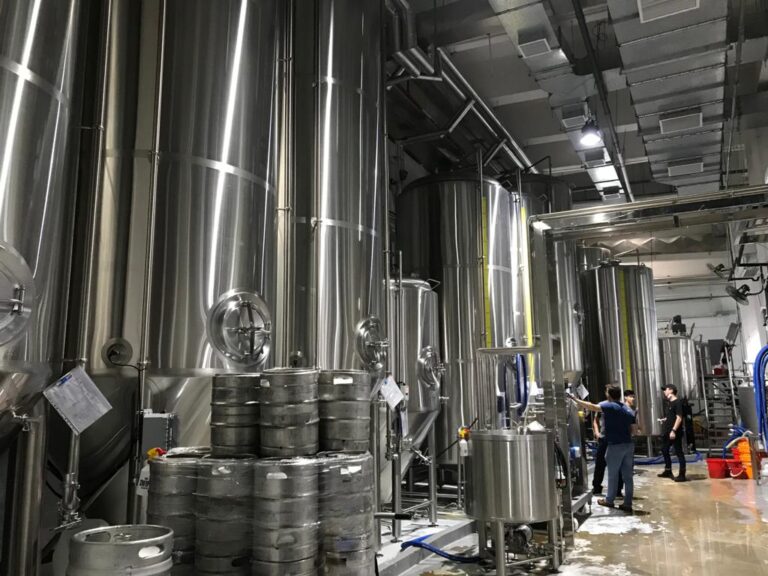 アート×化学が生み出すユニークなフレーバーが特徴 香港発！個性派クラフトビール「Carbon Brews」 12/11（土）日本初上陸！のメイン画像