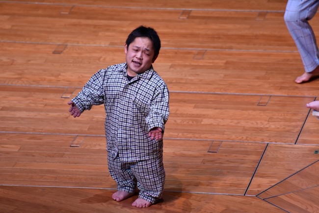 100kg超えのパフォーマー・障がい者の俳優・独創性を踊るダンサー　OM-2×柴田恵美×bug-depayse『椅子に座る』－Mの心象スケッチ－上演決定　カンフェティでチケット発売のサブ画像4_野澤健