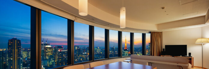 サスティナブルアートの先駆者・長坂真護氏とコラボレーション / パークホテル東京が900万円のアート付き宿泊プランを販売のメイン画像