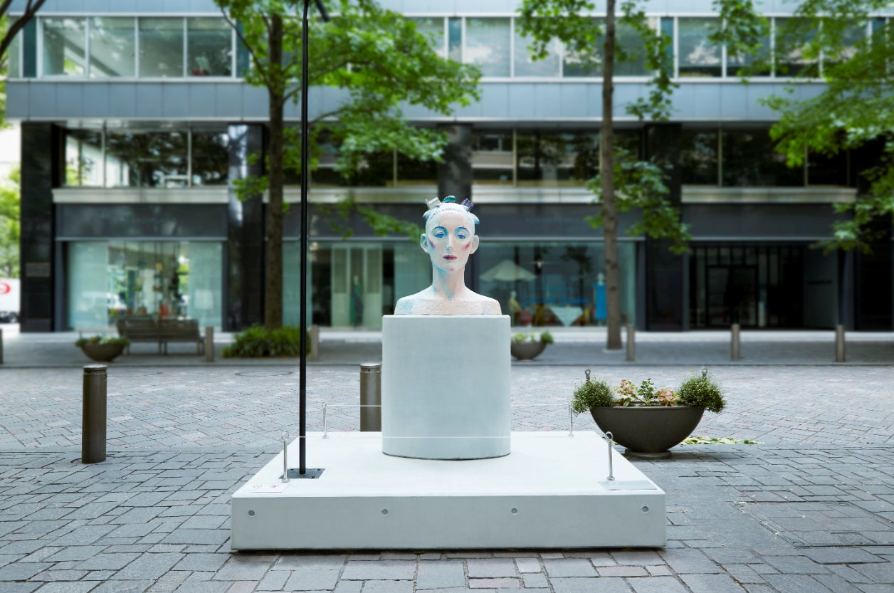 丸の内×パブリックアートが今年で50周年！アートに出会う、アートに触れる 「第43回丸の内ストリートギャラリー」を開催のサブ画像3_舟越桂 《私は街を飛ぶ》