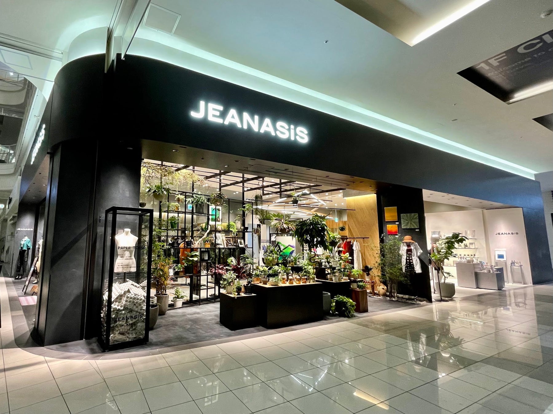 Casieがアパレル店舗のアートをキュレーションJEANASIS大高店 6月17日グランドオープンのサブ画像1