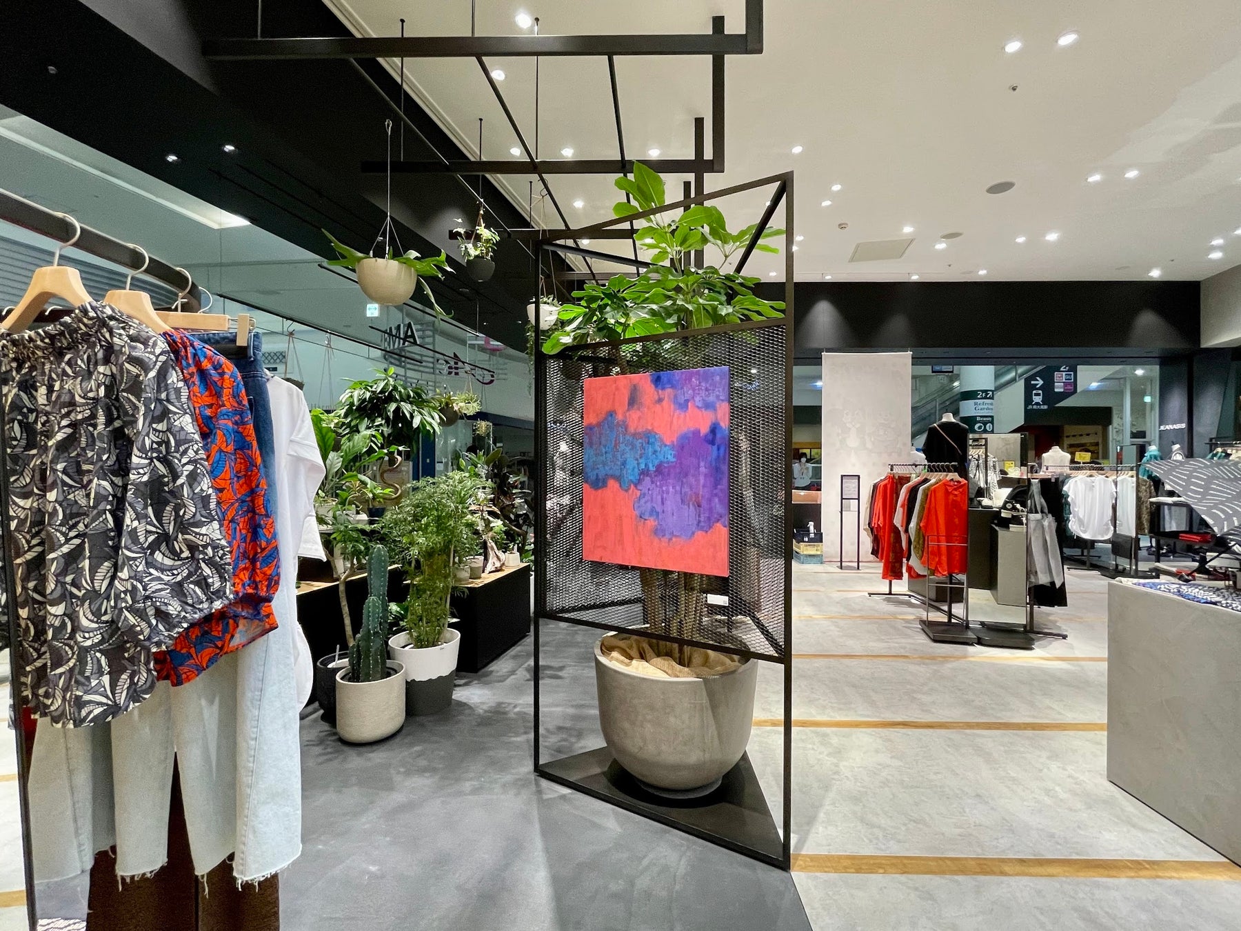 Casieがアパレル店舗のアートをキュレーションJEANASIS大高店 6月17日グランドオープンのサブ画像5