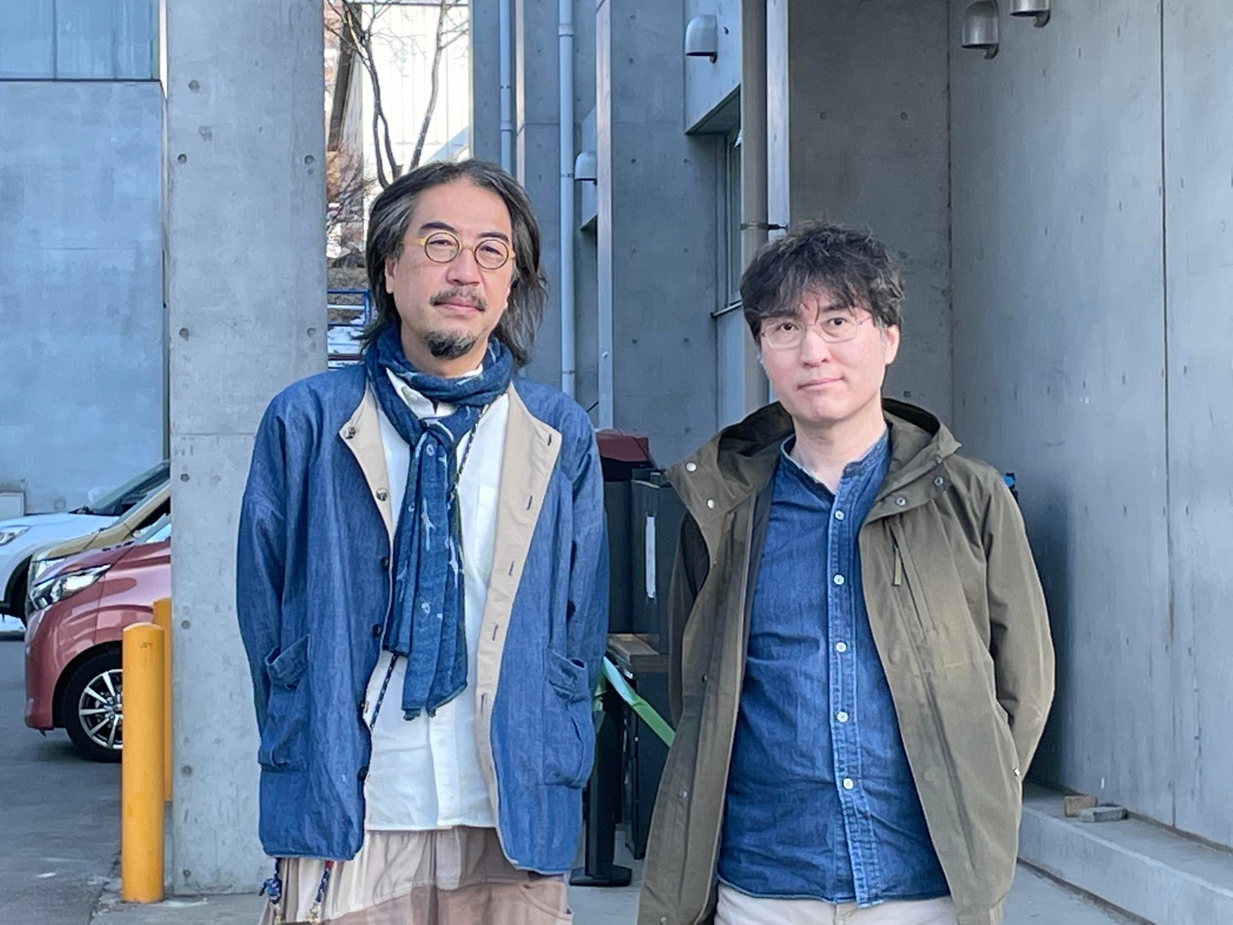 カイカイキキギャラリーにて新作展覧会も開催中。東北芸術⼯科⼤学での三瀬夏之介と鴻崎正武、在学生、卒業生による約12年の制作活動をまとめた作品集『東北画は可能か？』が7⽉19⽇（⽕）より発売開始。のサブ画像7_三瀬夏之介（左）、鴻崎正武（右）