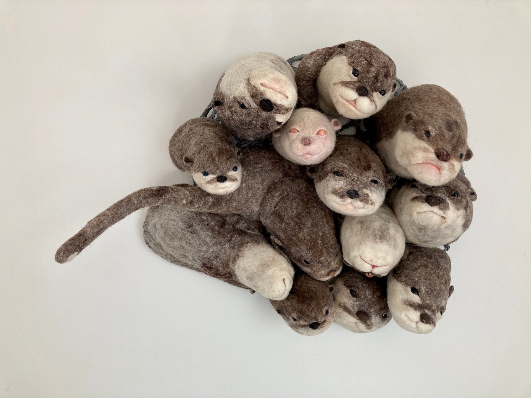 【YUGEN Gallery】生きる喜びに満ち溢れた動物たち。羊毛造形作家Ura.が5年ぶりの新作を発表する個展「Delight」＜2022年7月28日（木）〜8月2日（火）＞のサブ画像7_コツメカワウソフォーメーション2021