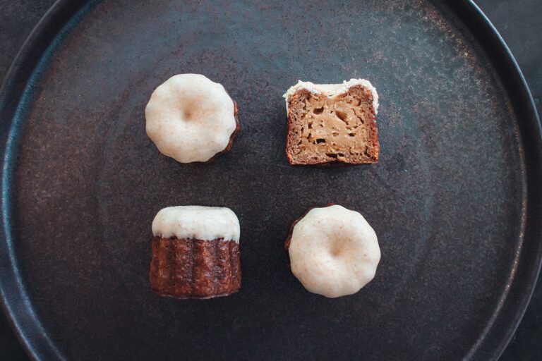 まるで食べる富士山!?「富士山カヌレ」×NAKEDのアートな和風カヌレのメイン画像