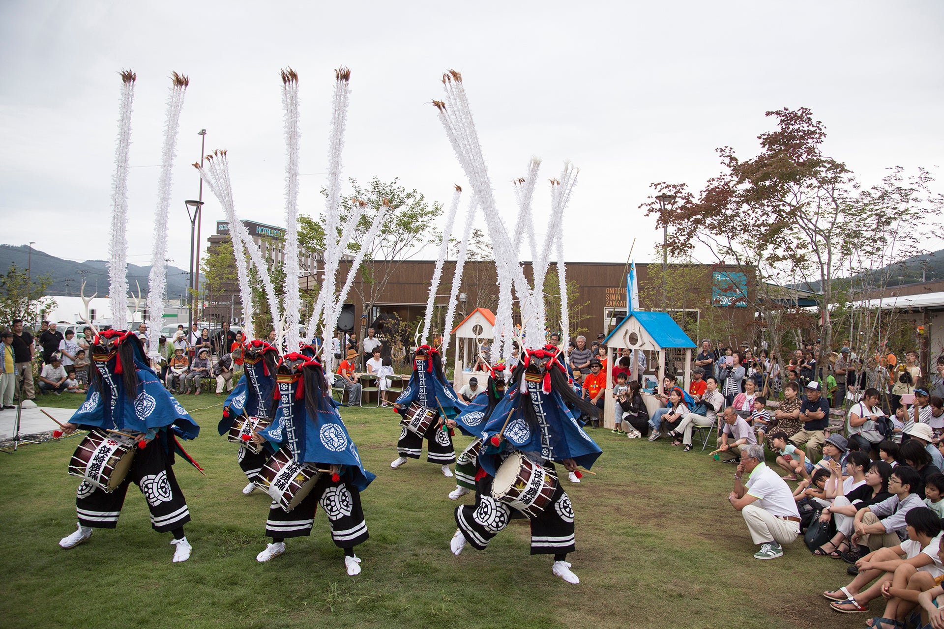 持続可能な「創造的復興」の実現を目指す「三陸国際芸術祭2022」が開催決定！のサブ画像3_▲三陸国際芸術祭2017 笹崎鹿踊り（大船渡市）