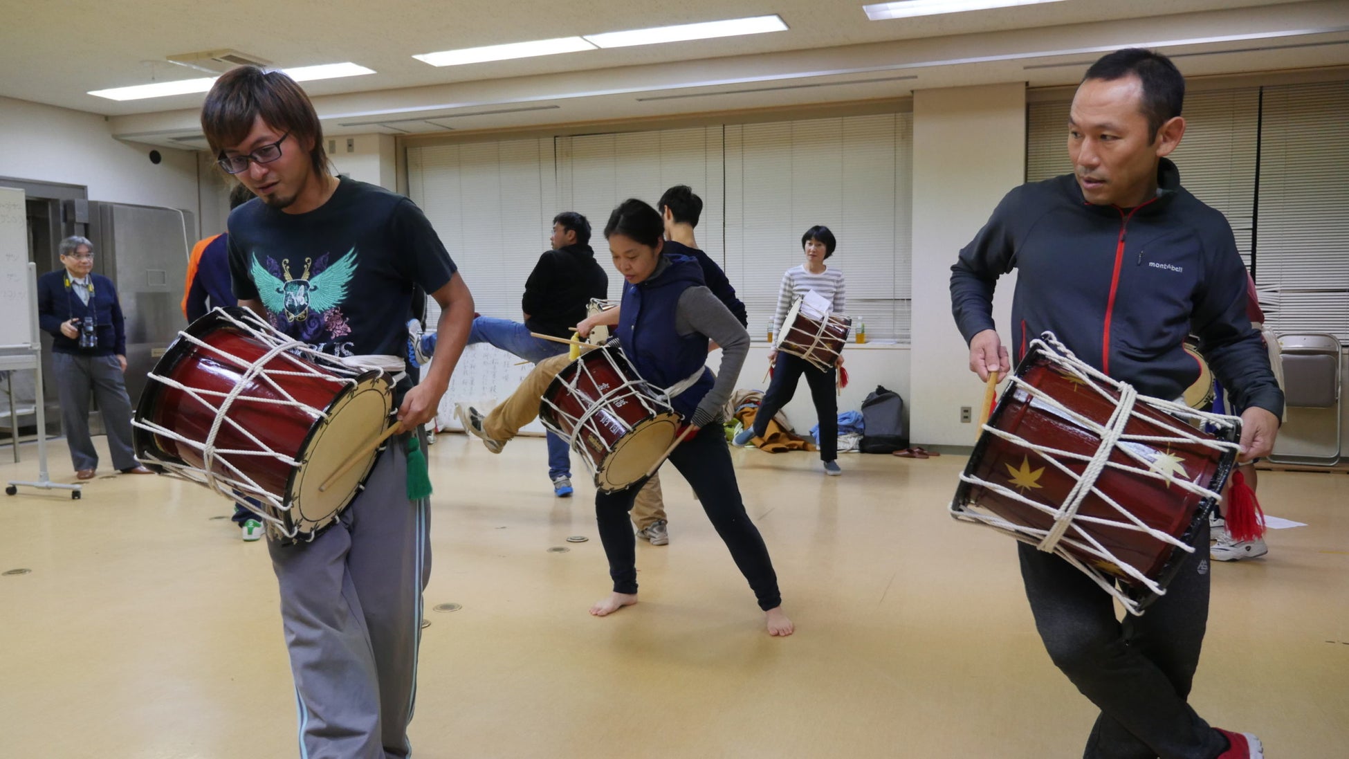 持続可能な「創造的復興」の実現を目指す「三陸国際芸術祭2022」が開催決定！のサブ画像8_▲2019年三陸芸能短期留学A.I.R.　芸能を習っている様子