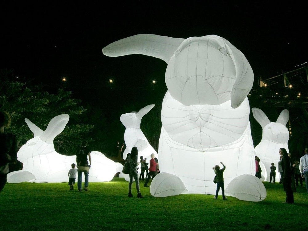 9月10日〜25日、「ムーンアートナイト下北沢」の詳細決定のサブ画像3_Amanda Parer "Intrude, 2014" ©AXAS News